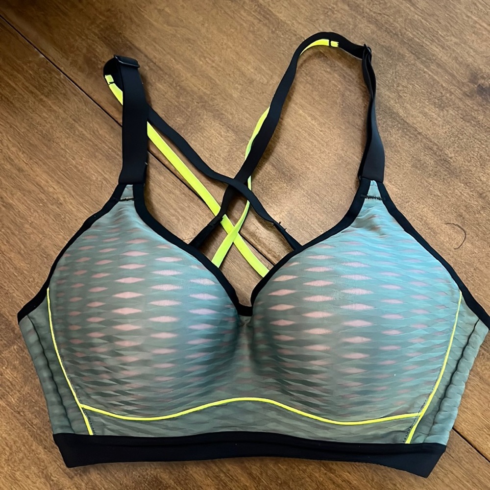 Victoria’s Secret Incredible Sports Bra